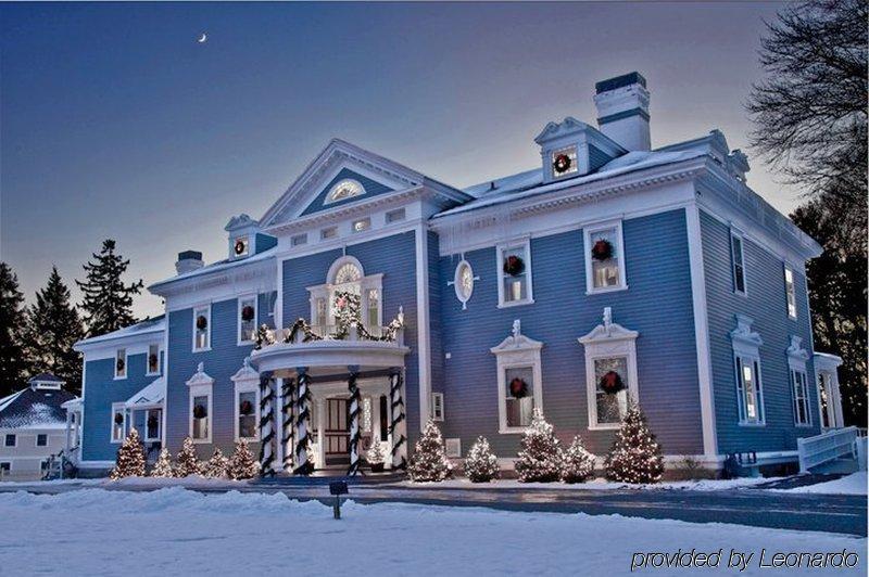 Kemble Inn - Restaurant - Bar Lenox Exterior photo